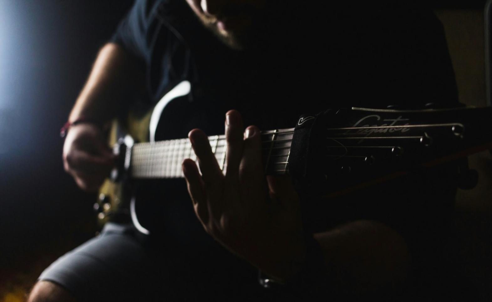 Verse-Chorus Foundations: Building Songs That Stick